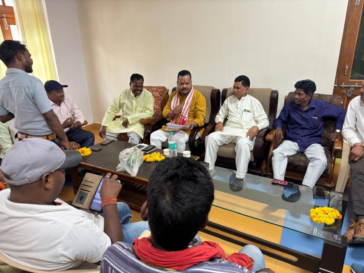 9 जून को भगवान बिरसा मुंडाजी की शहादत दिवस पर कोल जनजाति महासम्मेलन, विधायक शरद कोल ने ली बैठक